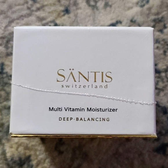 Santis Switzerland Multi Vitamin Moisturizer - Picture 1 of 1